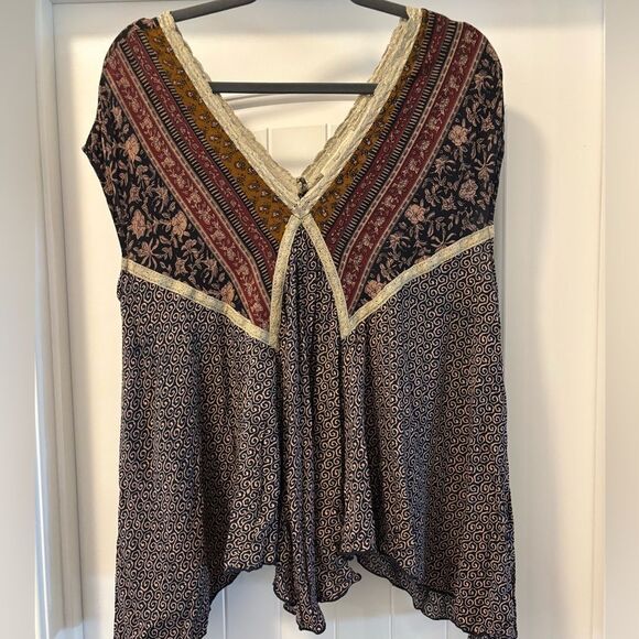 Hazel Anthropologie Bohemian Multicolor V-Neck Top Size Medium - Picture 1 of 3